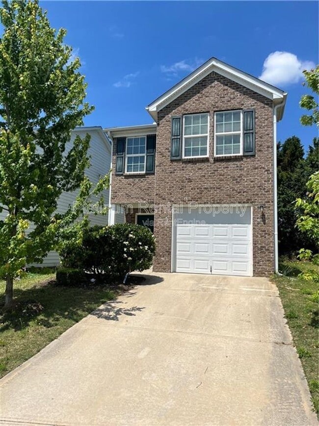 2056 Belmont Cir NE