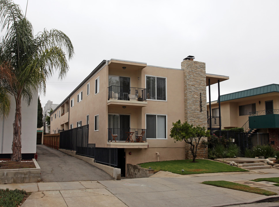 11953 Kiowa Ave in Los Angeles, CA - Building Photo