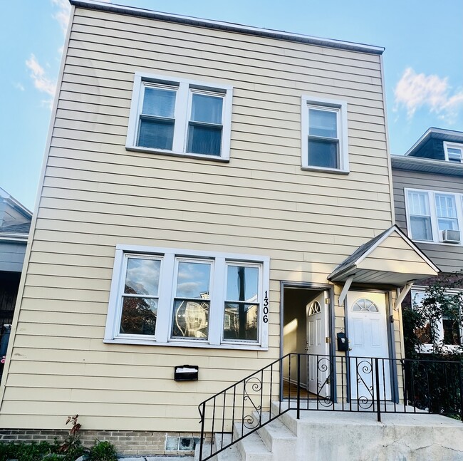 property at 1306 S 50th Ave