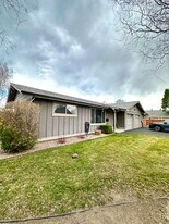 1139 SW Indian Ave in Redmond, OR - Building Photo