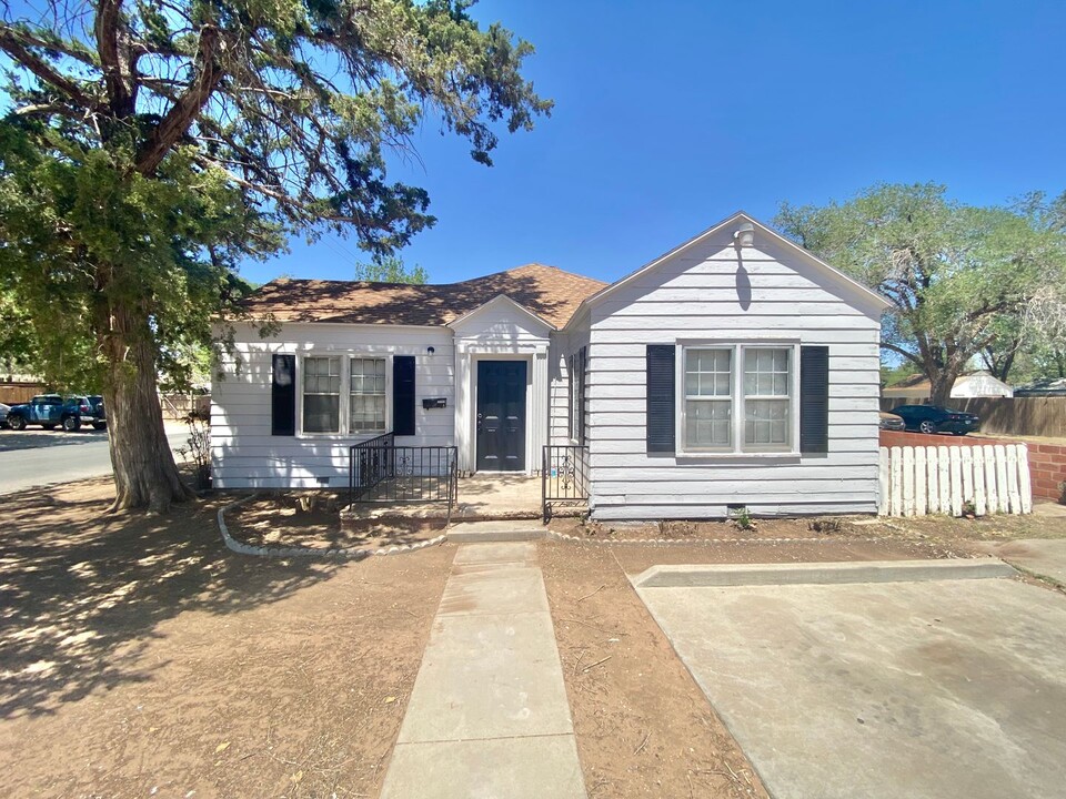 2324 28th St in Lubbock, TX - Building Photo