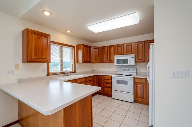 property at 10 Redtail Ct