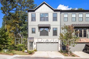 205 Firefly Cir in Alpharetta, GA - Building Photo