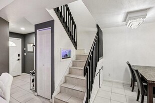 5843 Woodlands Blvd in Tamarac, FL - Building Photo