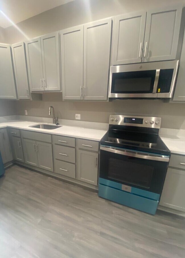 2122 Druid Hill Ave photo'