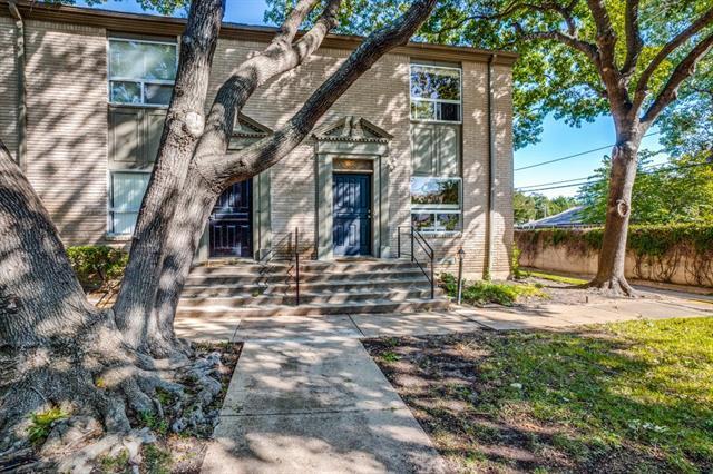 property at 7430 W Northwest Hwy