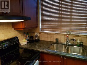 3695 Kaneff Crescent in Mississauga, ON - Building Photo - Building Photo