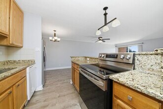 16 E Old Willow Rd in Prospect Heights, IL - Building Photo - Building Photo