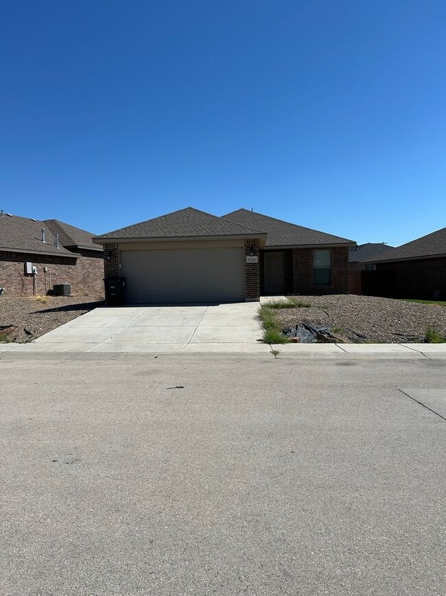 1024 E 90th St in Odessa, TX - Building Photo - Building Photo