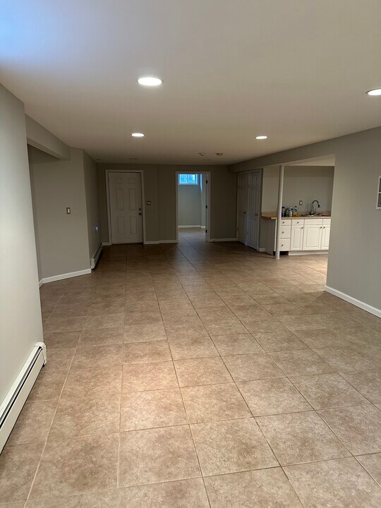27 Southview Cir in Lake Grove, NY - Building Photo