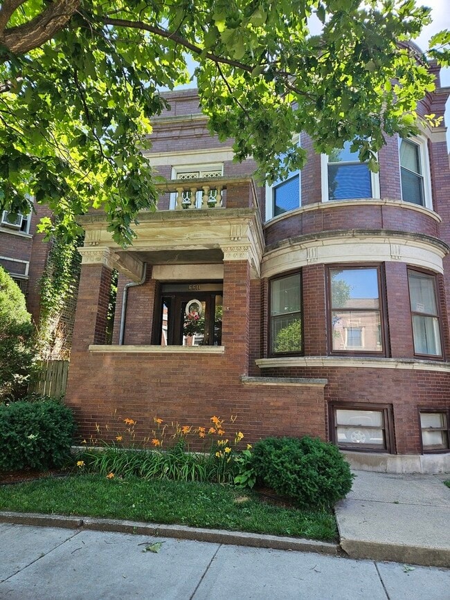 property at 6611 S Minerva Ave
