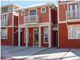100 Downing St in Panama City Beach, FL - Building Photo