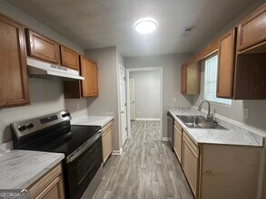 343 Kate Dr in Forest Park, GA - Building Photo - Building Photo