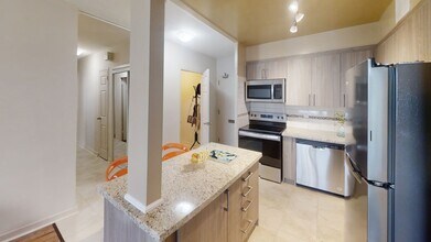 Hunter's Lodge in Toronto, ON - Building Photo - Building Photo