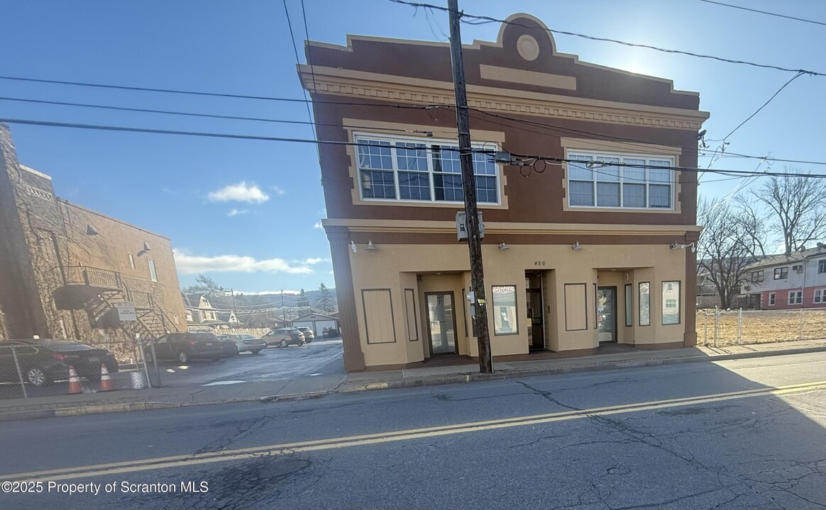 486 Hazle St in Wilkes-Barre, PA - Foto de edificio