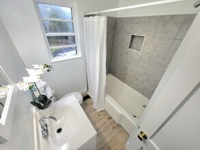 110 Astor St in Warner Robins, GA - Foto de edificio - Building Photo