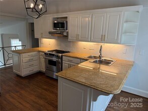 2610 Providence Rd in Charlotte, NC - Building Photo - Building Photo