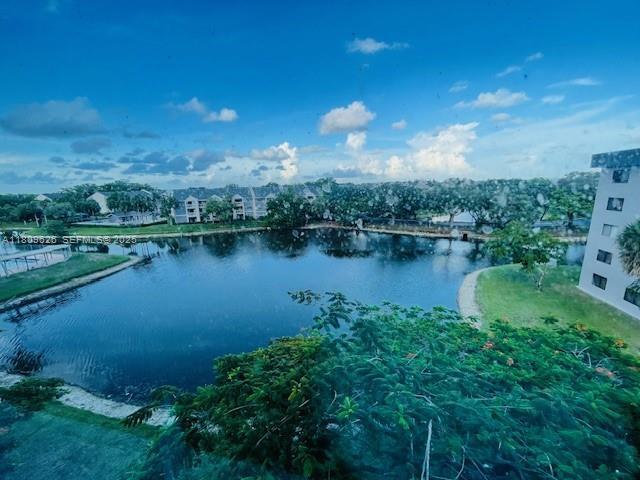 8020 Hampton Blvd in North Lauderdale, FL - Building Photo