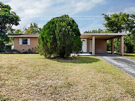 1353 NW 62nd Way in Margate, FL - Building Photo
