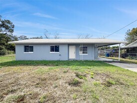 517 3rd Ct SW in Fort Meade, FL - Building Photo