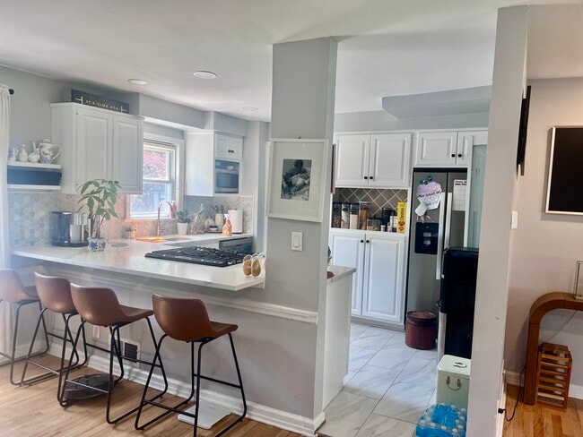 471 Essex Ave in Bloomfield, NJ - Building Photo - Building Photo