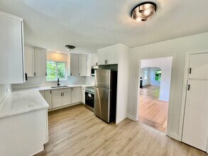 6117 S 120th St in Seattle, WA - Building Photo - Building Photo
