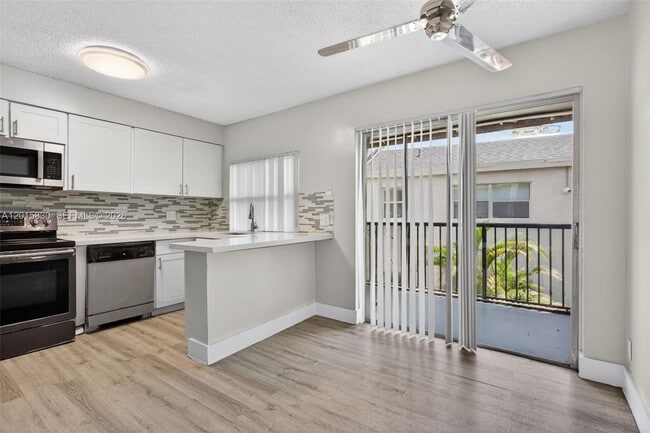 property at 4409 Treehouse Ln