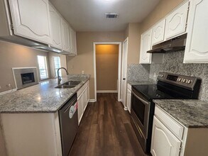 2422-2424 Sherry St in Arlington, TX - Building Photo - Building Photo