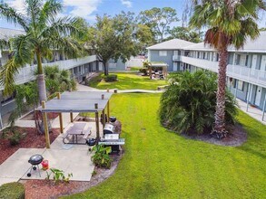 379 47th Ave N in St. Petersburg, FL - Building Photo - Building Photo