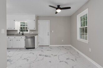 216 Cross Hill Rd in Lexington, SC - Building Photo - Building Photo