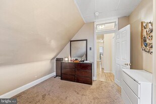 220 S Scott Ave in Glenolden, PA - Building Photo
