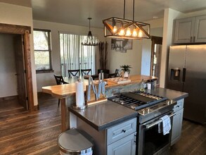 751 Sun Pillar Loop in East Missoula, MT - Building Photo - Building Photo