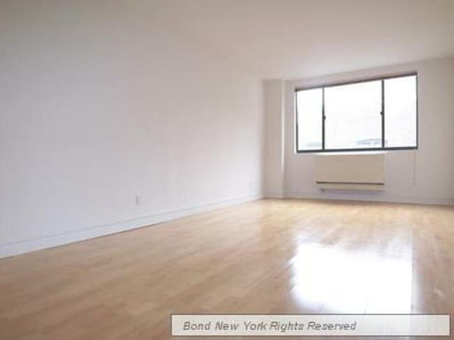 property at 323 W 96th St