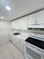 17650 NW 68th Ave in Hialeah, FL - Building Photo