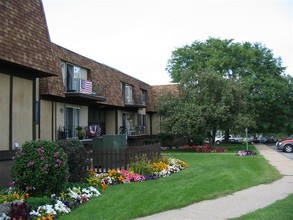 Gaslight Apartments in Saratoga Springs, NY - Foto de edificio - Building Photo