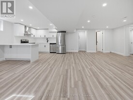 88 Townsend Ave in Bradford West Gwillimbury, ON - Building Photo