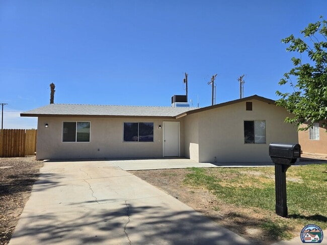 118 Dahlia Ln in Imperial, CA - Building Photo - Building Photo