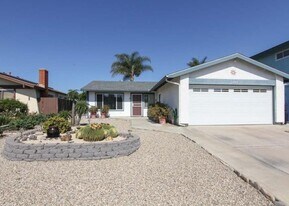 11295 Acrux Dr in San Diego, CA - Building Photo