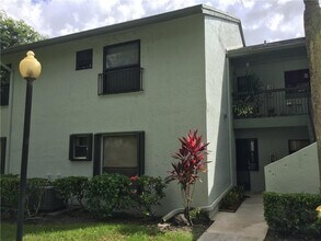 4001 Carambola Cir N in Coconut Creek, FL - Building Photo - Building Photo