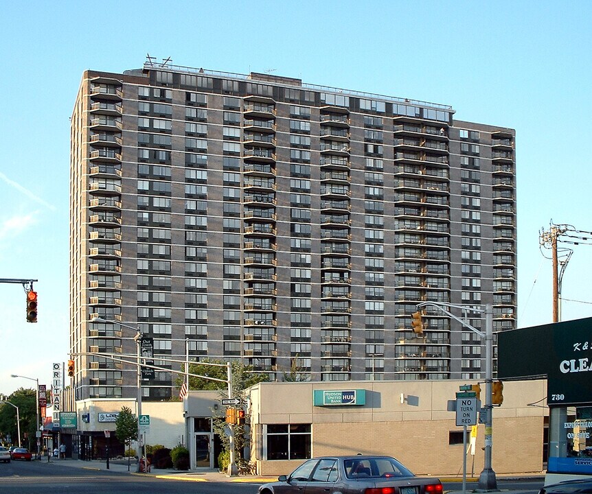 Greenhouse Condominiums in Cliffside Park, NJ - Building Photo