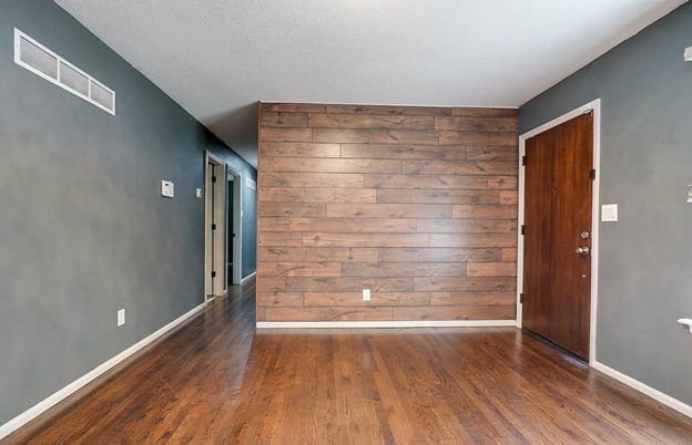 3909 S Marshall Dr in Independence, MO - Foto de edificio - Building Photo