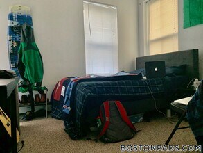 486 Massachusetts Ave, Unit 3 in Boston, MA - Foto de edificio - Building Photo