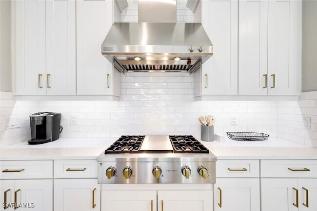 property at 11200 Canal Grande Dr