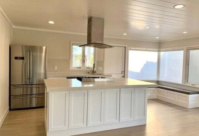 204.5 Via Antibes in Newport Beach, CA - Building Photo - Building Photo