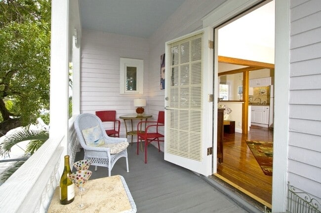 327 Margaret St in Key West, FL - Building Photo - Building Photo