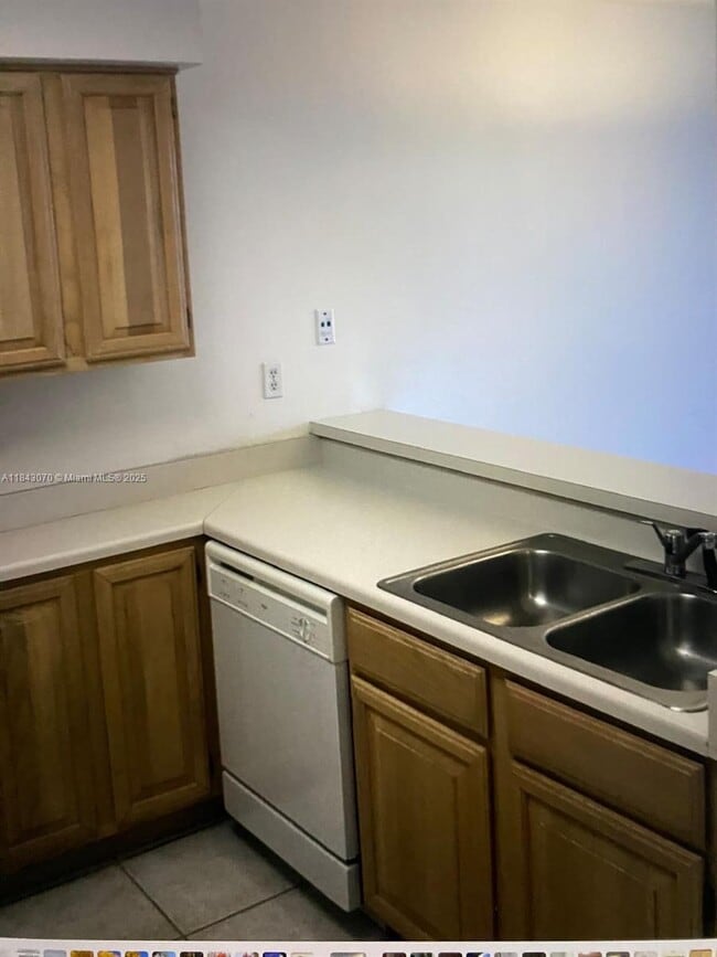property at 1280 S Alhambra Cir