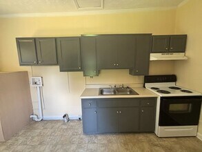 3916 Middle St in Hope Mills, NC - Building Photo - Building Photo