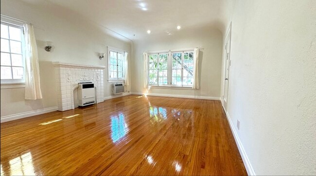 422 N Spaulding Ave, Unit L422 in Los Angeles, CA - Building Photo - Building Photo