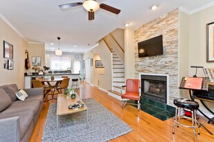 1827 W Oakdale Ave in Chicago, IL - Building Photo