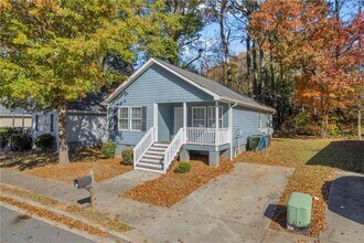 1040 Thomasville Estates Wy SE in Atlanta, GA - Building Photo - Building Photo